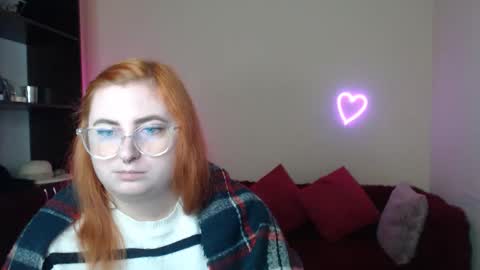 Snapshot of aliciaaared_kis chatting on November 2025 07:07:01 AM Alicia online show from November 2025 07:07:01 AM