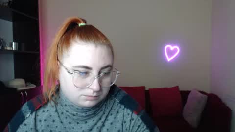 Snapshot of aliciaaared_kis chatting on November 2025 06:34:02 AM Alicia online show from November 2025 06:34:02 AM