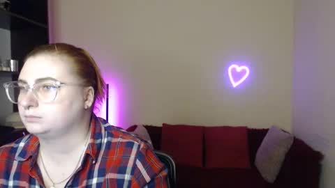 Snapshot of aliciaaared_kis chatting on November 2025 12:27:01 PM Alicia online show from November 2025 12:27:01 PM