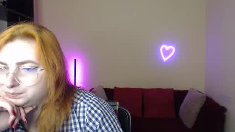 Snapshot of aliciaaared_kis chatting on November 2025 06:34:01 AM Alicia online show from November 2025 06:34:01 AM