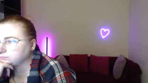 Snapshot of aliciaaared_kis chatting on November 2025 07:18:02 AM Alicia online show from November 2025 07:18:02 AM