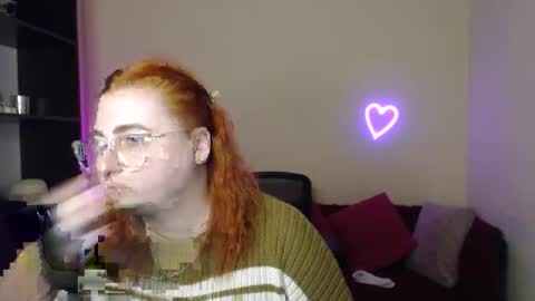 Snapshot of aliciaaared_kis chatting on November 2025 12:40:01 PM Alicia online show from November 2025 12:40:01 PM