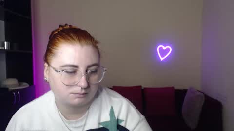 Snapshot of aliciaaared_kis chatting on November 2025 12:30:01 PM Alicia online show from November 2025 12:30:01 PM