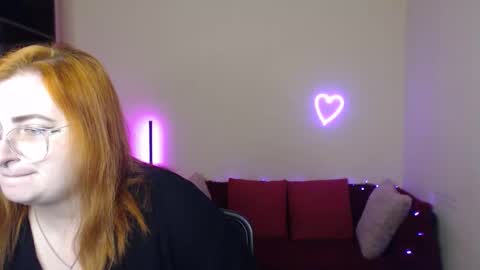 Snapshot of aliciaaared_kis chatting on December 2025 06:41:02 AM Alicia online show from December 2025 06:41:02 AM