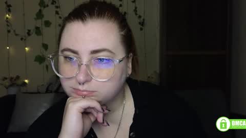 Snapshot of aliciaaared_kis chatting on March 2026 06:30:01 AM Alicia online show from March 2026 06:30:01 AM