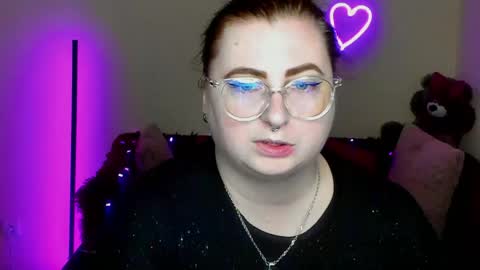 Snapshot of aliciaaared_kis chatting on April 2026 11:22:02 AM Alicia online show from April 2026 11:22:02 AM