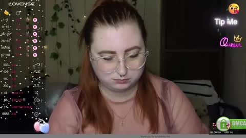 Snapshot of aliciaaared_kis chatting on April 2026 06:19:01 AM Alicia online show from April 2026 06:19:01 AM