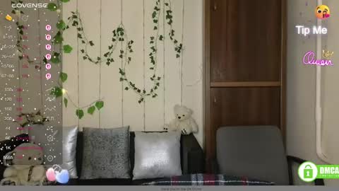 Snapshot of aliciaaared_kis chatting on April 2026 05:23:01 AM Alicia online show from April 2026 05:23:01 AM