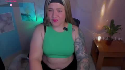 Jennyfer online show from July 2026 08:22:02 PM