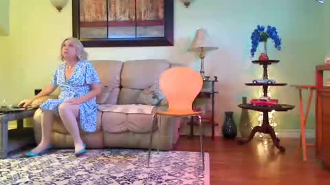 Alicia deHart  Help me reach 1000 Followers. Its FREE online show from November 2025 07:19:01 PM