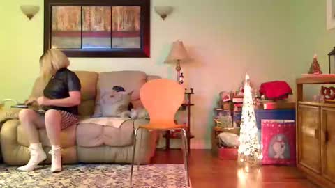 Alicia deHart  Help me reach 1000 Followers. Its FREE online show from January 2026 01:20:01 AM