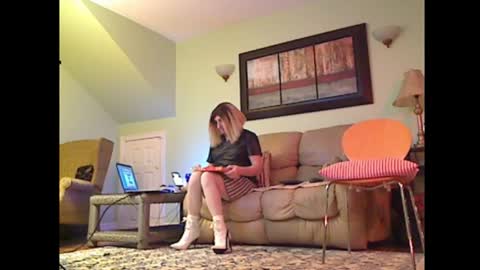 Alicia deHart  Help me reach 1000 Followers. Its FREE online show from February 2026 11:50:02 PM