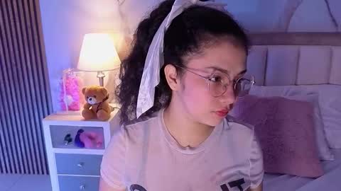 Snapshot of alicialevy chatting on February 2026 12:01:02 PM LUNA online show from February 2026 12:01:02 PM