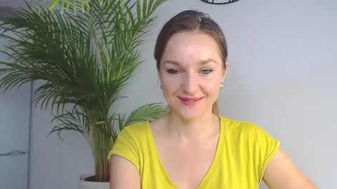 Snapshot of alicialux chatting on December 2024 07:58:01 AM Alicia online show from December 2024 07:58:01 AM