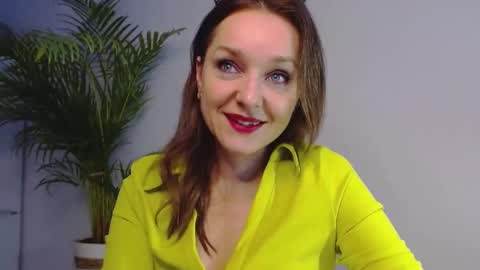 Snapshot of alicialux chatting on January 2025 08:03:01 AM Alicia online show from January 2025 08:03:01 AM