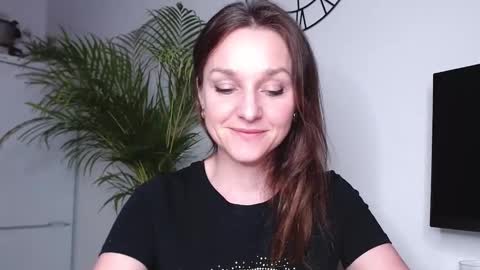 Snapshot of alicialux chatting on February 2025 08:25:01 PM Alicia online show from February 2025 08:25:01 PM