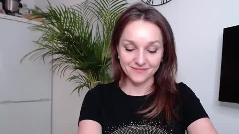 Snapshot of alicialux chatting on February 2025 03:27:01 PM Alicia online show from February 2025 03:27:01 PM