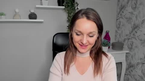 Snapshot of alicialux chatting on February 2025 06:02:02 PM Alicia online show from February 2025 06:02:02 PM