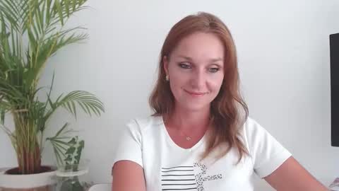 Snapshot of alicialux chatting on September 2025 01:33:01 PM Alicia online show from September 2025 01:33:01 PM