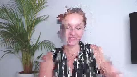 Snapshot of alicialux chatting on October 2025 01:23:01 PM Alicia online show from October 2025 01:23:01 PM