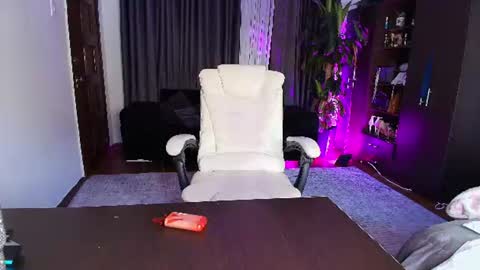 aliciawonderxx online show from July 2026 10:19:02 PM