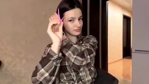 Niki online show from February 2026 01:51:01 PM