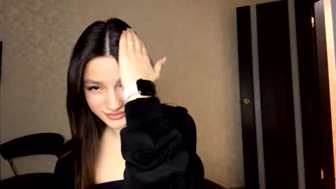 Niki online show from March 2026 03:34:01 PM