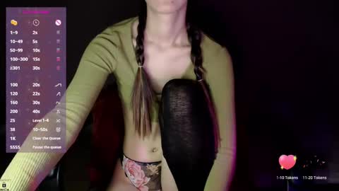 Mia online show from February 2025 06:24:01 PM