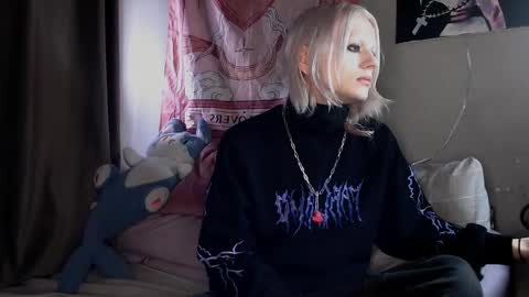 Alien Bella online show from March 2026 02:32:01 PM