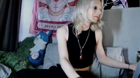 Alien Bella online show from May 2026 07:48:01 AM