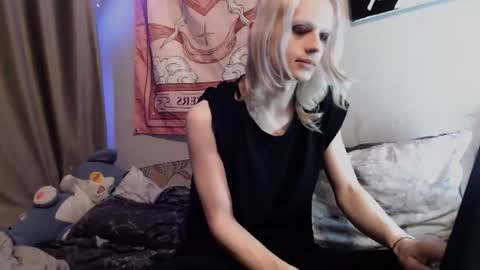 Alien Bella online show from June 2026 11:13:01 PM