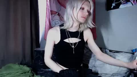Alien Bella online show from July 2026 01:47:02 PM