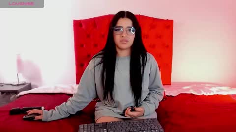 aliice_walker_ online show from December 2024 03:42:02 PM