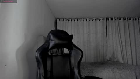 aliice_walker_ online show from August 2026 03:32:02 AM