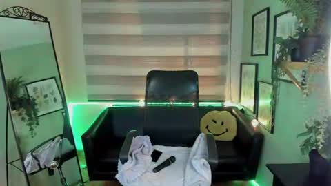 Snapshot of aliiz_01 chatting on June 2026 07:53:02 PM Camii online show from June 2026 07:53:02 PM