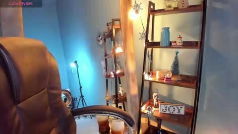 Snapshot of alika_houston chatting on December 2024 05:12:02 AM IG Alik nasso online show from December 2024 05:12:02 AM