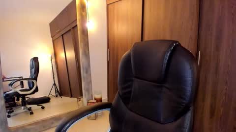 Snapshot of alika_houston chatting on September 2025 03:08:01 AM IG Alik nasso online show from September 2025 03:08:01 AM