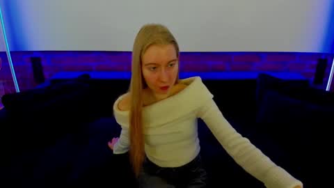 Alina online show from December 2025 06:41:01 AM