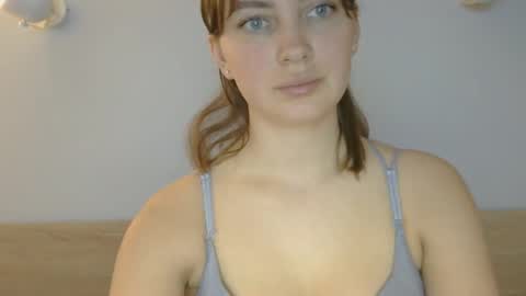 Snapshot of alina_alinaaa chatting on April 2026 07:30:02 PM Alina online show from April 2026 07:30:02 PM