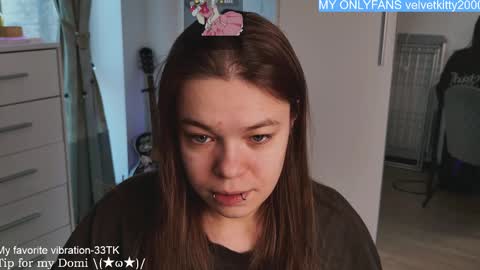 Snapshot of alinabae chatting on February 2025 12:03:02 PM Alina and Ben online show from February 2025 12:03:02 PM