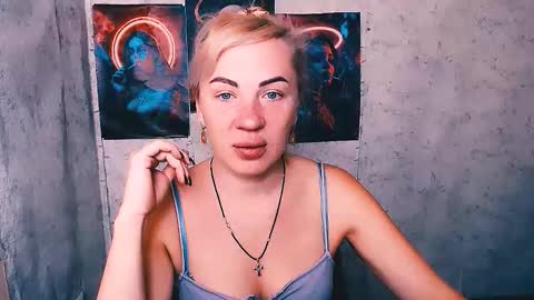 Snapshot of alinafrey_ chatting on October 2025 04:13:01 AM Alina online show from October 2025 04:13:01 AM