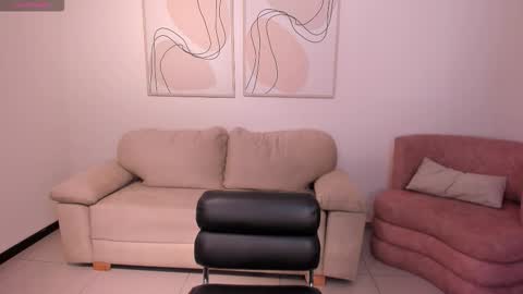 alinakravitz_ online show from October 2025 12:06:02 PM