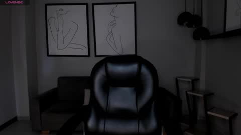 alinakravitz_ online show from November 2025 11:56:02 AM