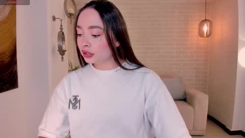 Snapshot of alinakravitz_ chatting on April 2026 06:21:02 PM alinakravitz_ online show from April 2026 06:21:02 PM