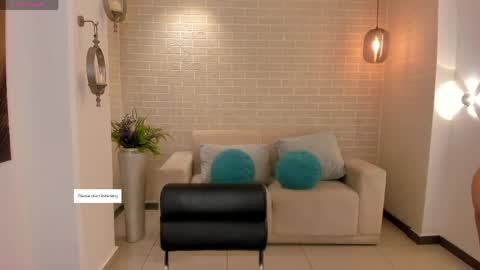 Snapshot of alinakravitz_ chatting on April 2026 06:46:02 PM alinakravitz_ online show from April 2026 06:46:02 PM