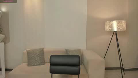 Snapshot of alinakravitz_ chatting on May 2026 06:48:02 PM alinakravitz_ online show from May 2026 06:48:02 PM