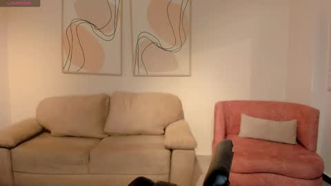 Snapshot of alinakravitz_ chatting on May 2026 06:07:02 PM alinakravitz_ online show from May 2026 06:07:02 PM