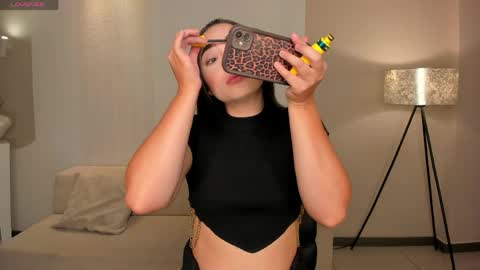 Snapshot of alinakravitz_ chatting on May 2026 06:56:02 PM alinakravitz_ online show from May 2026 06:56:02 PM