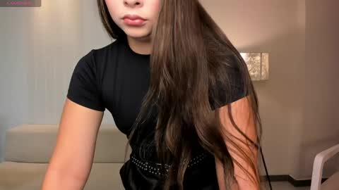 Snapshot of alinakravitz_ chatting on May 2026 04:45:02 PM alinakravitz_ online show from May 2026 04:45:02 PM
