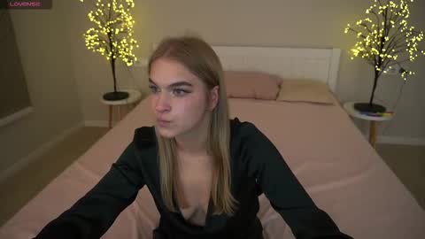 Snapshot of alinalemon chatting on November 2025 08:25:02 PM Alina online show from November 2025 08:25:02 PM